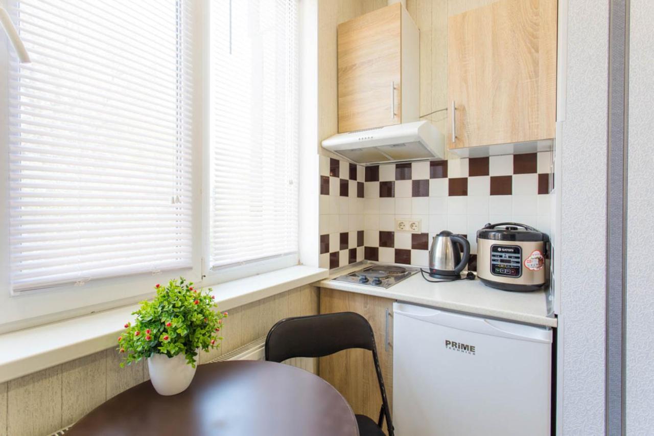 Well Located Studio - Yaroslavska Str. 21 Leilighet Kharkiv Eksteriør bilde