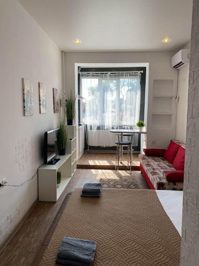 Well Located Studio - Yaroslavska Str. 21 Leilighet Kharkiv Eksteriør bilde