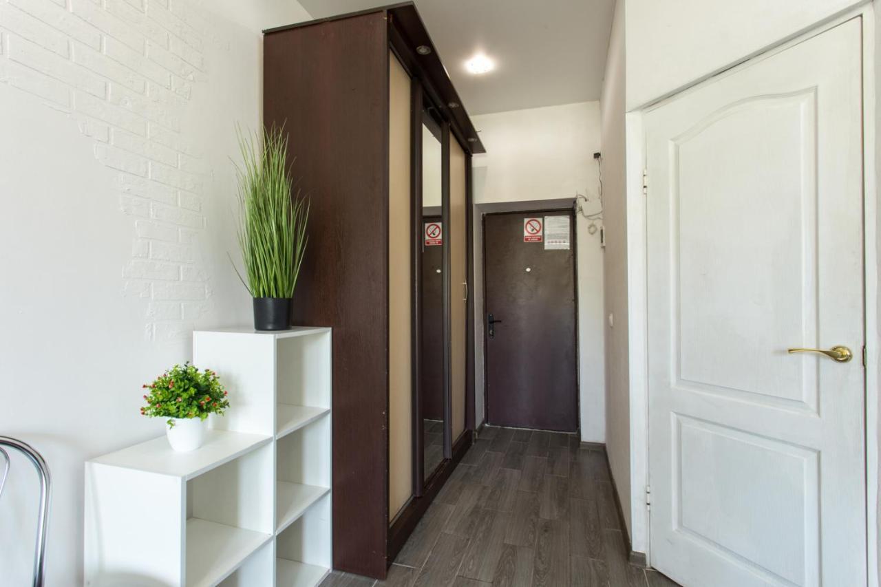 Well Located Studio - Yaroslavska Str. 21 Leilighet Kharkiv Eksteriør bilde