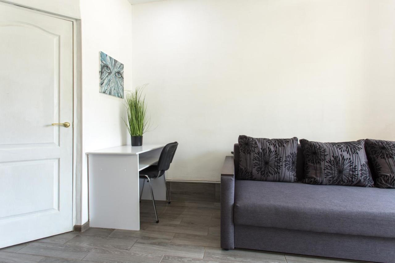 Well Located Studio - Yaroslavska Str. 21 Leilighet Kharkiv Eksteriør bilde