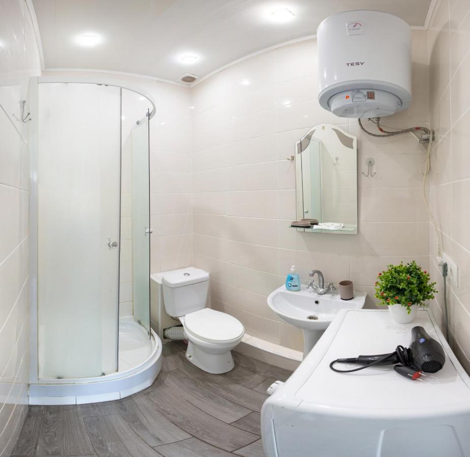 Well Located Studio - Yaroslavska Str. 21 Leilighet Kharkiv Eksteriør bilde