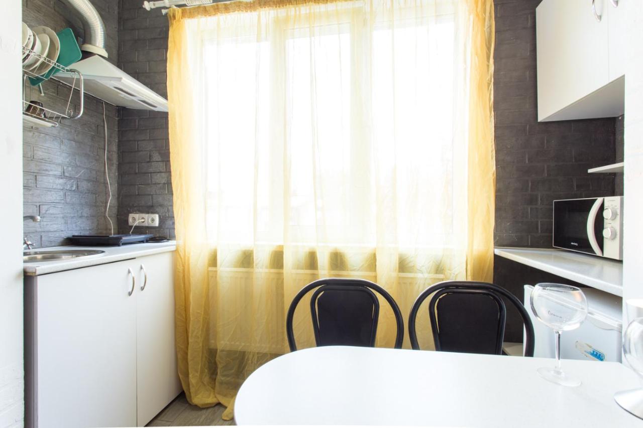 Well Located Studio - Yaroslavska Str. 21 Leilighet Kharkiv Eksteriør bilde